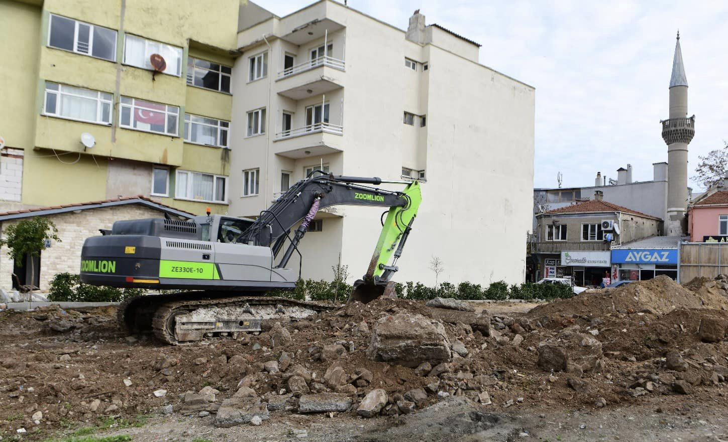 Ezine Baransel Caddesi Açık Otopark ve Çevre Düzenleme Çalışmaları