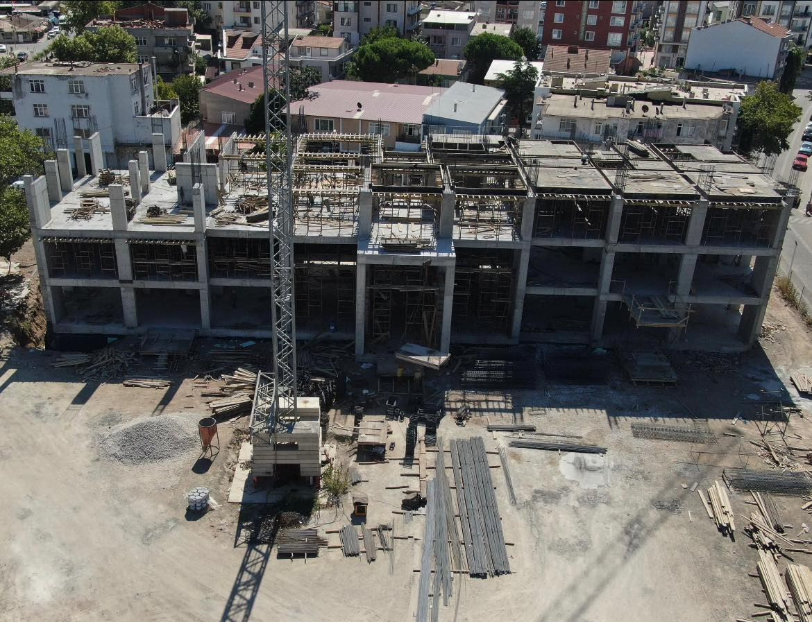 Ezine Belediyesi Kent Meydanı Yapım Çalışmalarımız Devam Ediyor